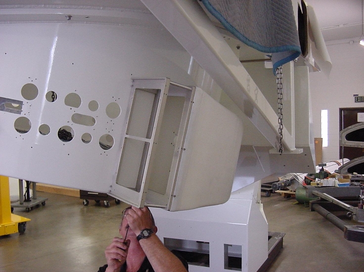 Mirror cell with plenum.